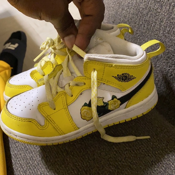 Retro 1s - Picture 2 of 3